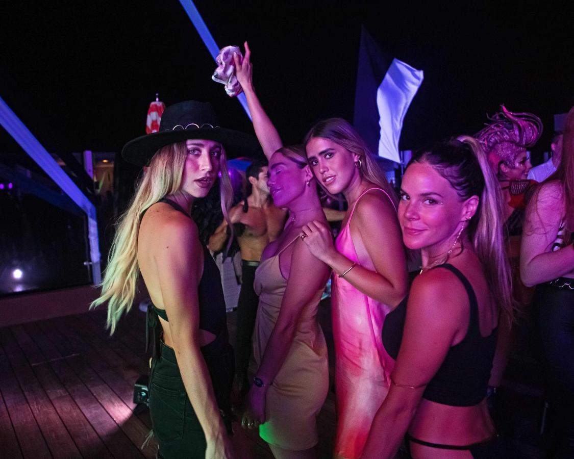 Royalton Chic Cancun, An Autograph Collection All-Inclusive Resort - Adults Only المظهر الخارجي الصورة Nightlife in Mykonos