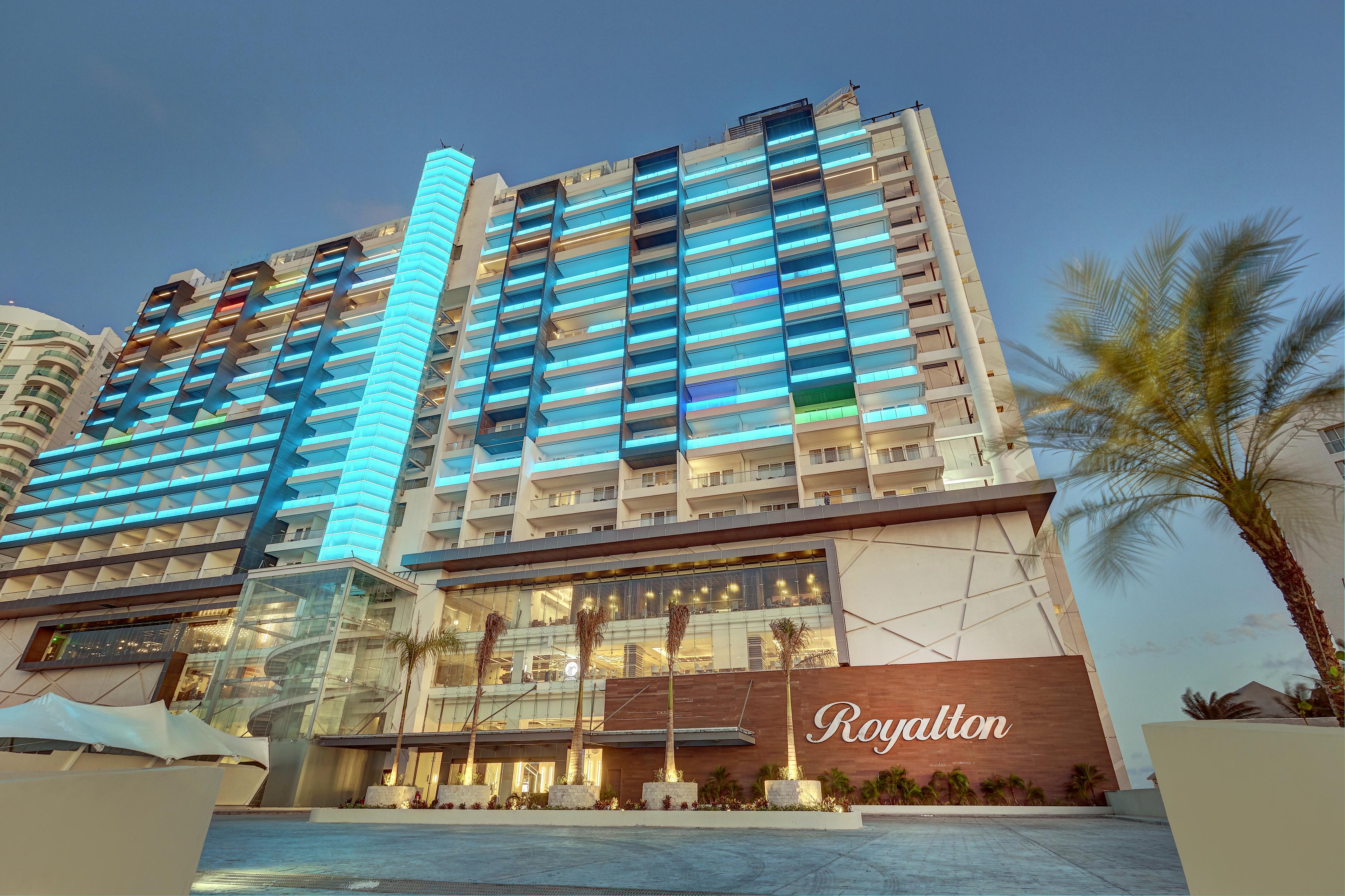 Royalton Chic Cancun, An Autograph Collection All-Inclusive Resort - Adults Only المظهر الخارجي الصورة Royalton Riviera Cancun
